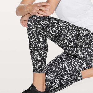 ⭐LULULEMON Tightest Stuff Leggings II *25" Chirasu Black Size 4